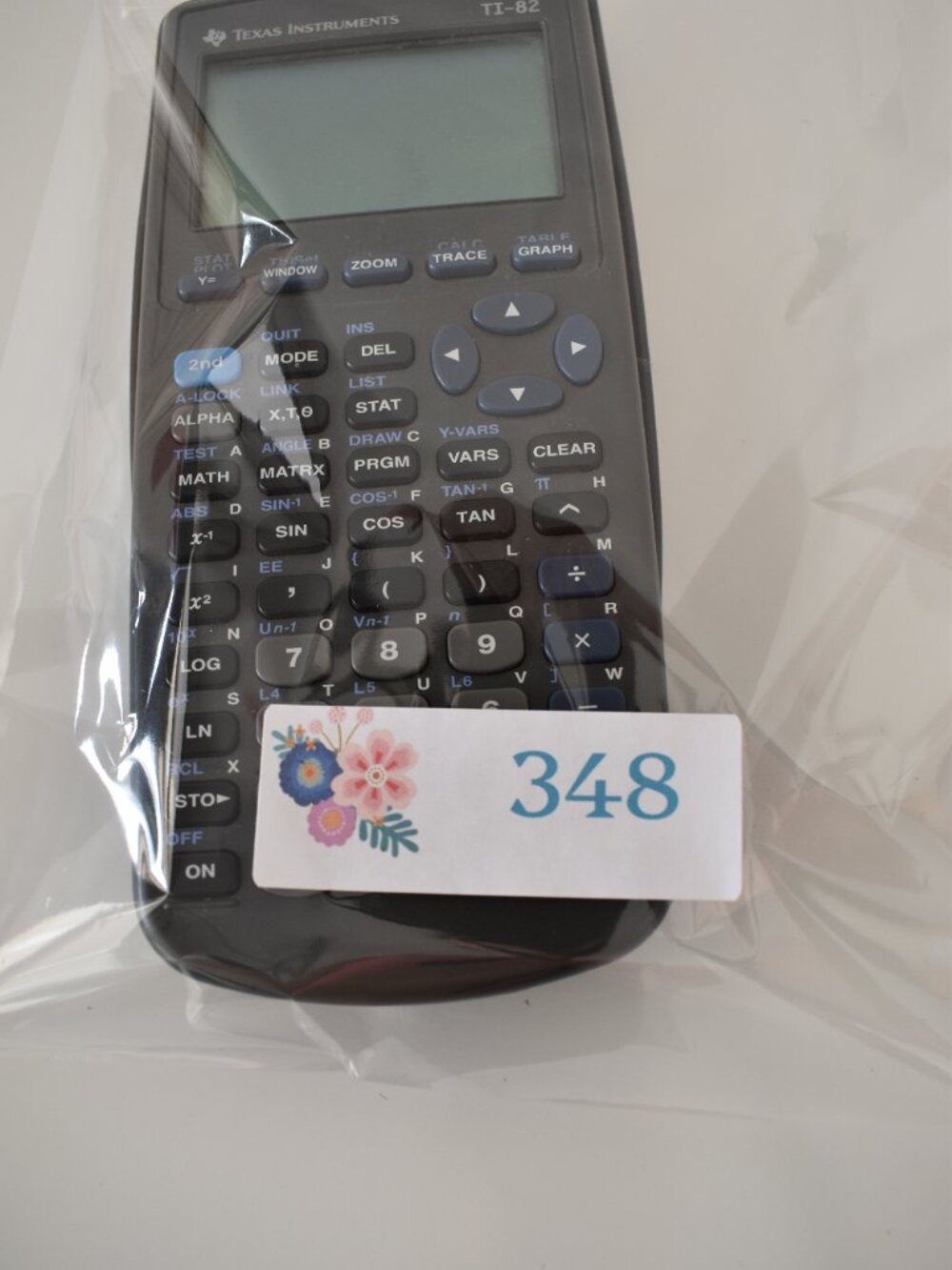 Texas Instruments TI-82 Graphing Calculator Scientific Calculator School Tested - Picture 2 of 2